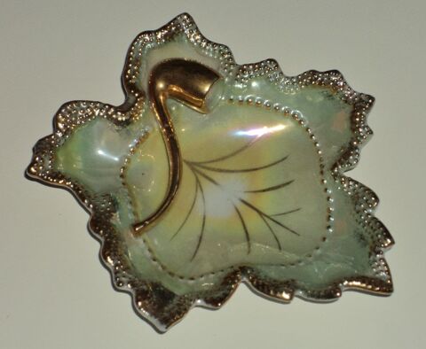 CENDRIER en PORCELAINE d 'ALLEMAGNE Feuille de Vigne 10 Plassac (33)