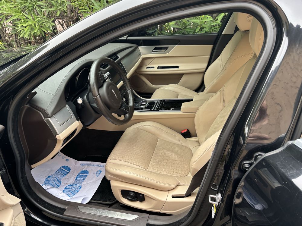 XF 2.0 D - 163 ch BVA E-Performance Business Prestige 2017 occasion 13240 Sept&egrave;mes-les-Vallons