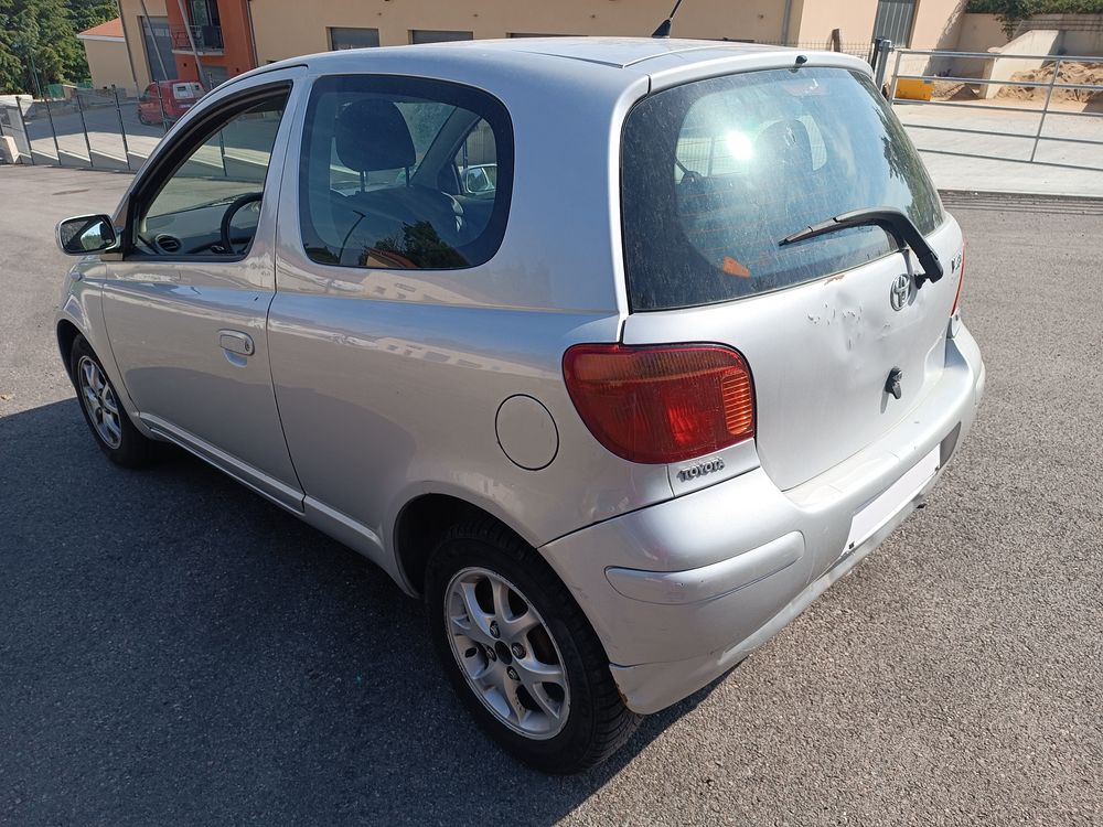 Yaris 65 VVT-i Lin&eacute;a Terra 2004 occasion 42170 Chambles