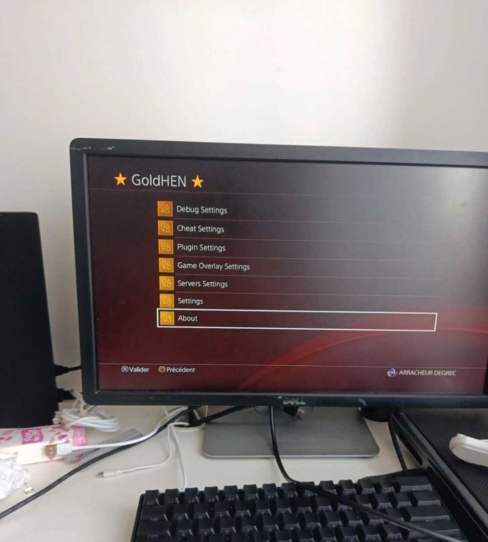PS4 Pro 1 To GoldHEN jailbreak �" tr&egrave;s bon &eacute;tat Consoles et jeux vid�os