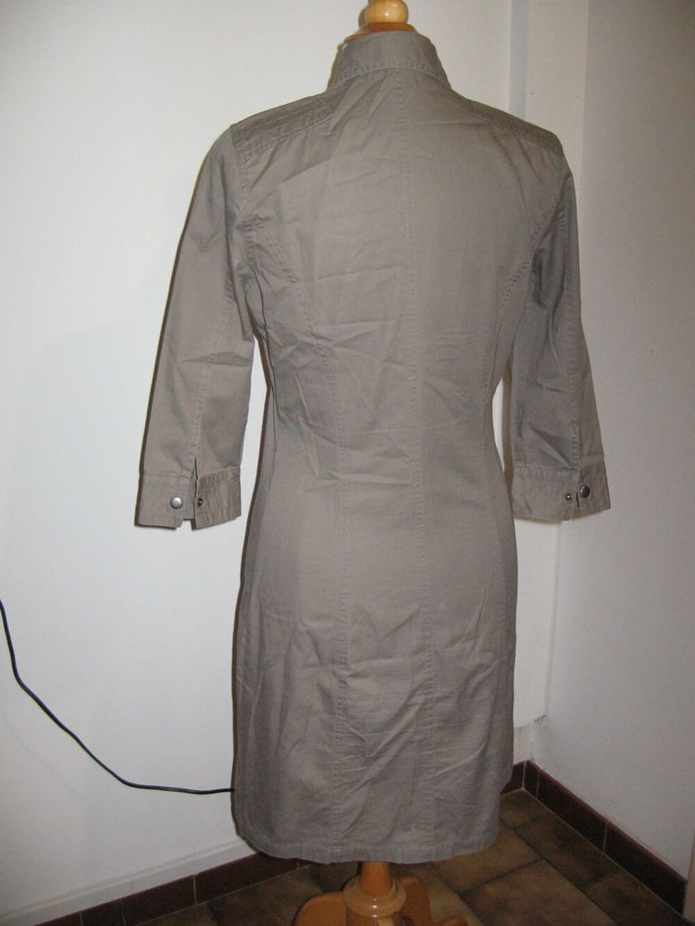 Robe courte kaki Vêtements