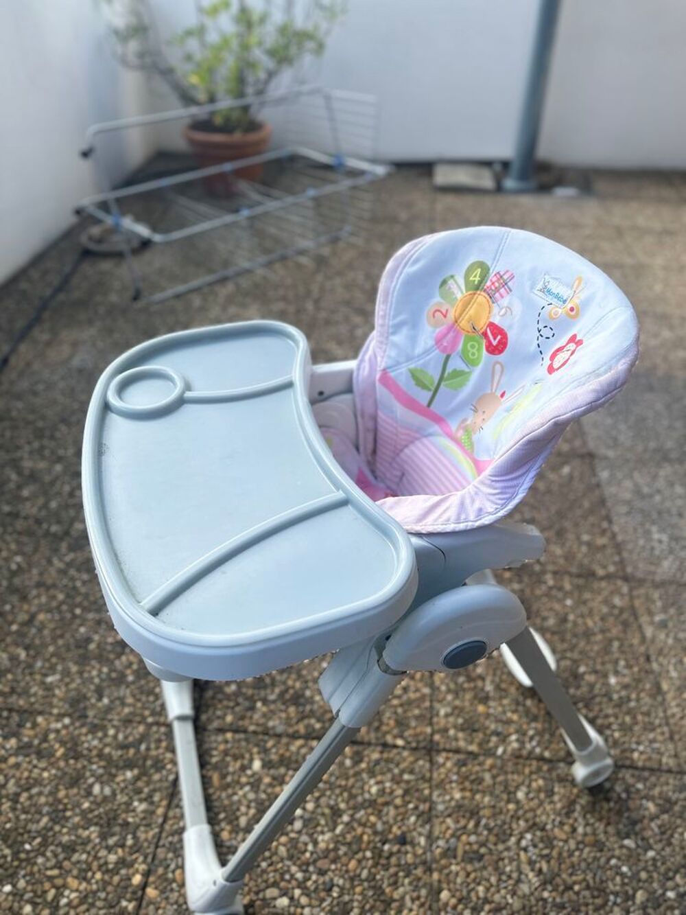 Chaise b&eacute;b&eacute; rehausseur repas &quot; Pratique et &eacute;volutive Mobilier enfants