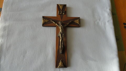 Crucifix 10 Sabl�-sur-Sarthe (72)