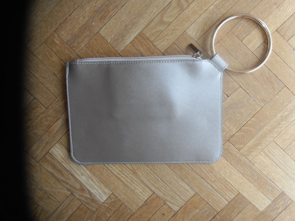 Pochette dor&eacute;e (42) Maroquinerie