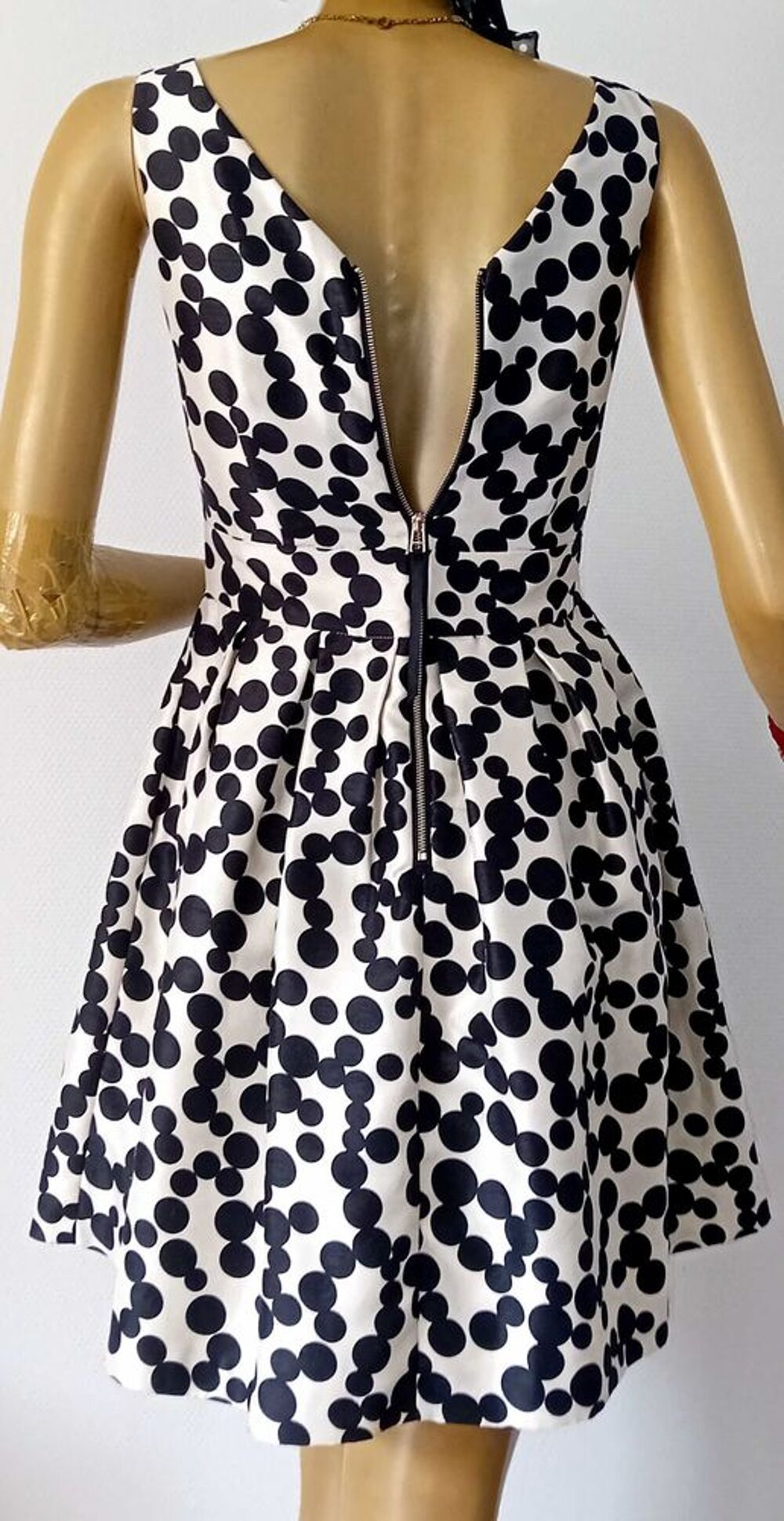 &eth;ŸOE&iquest; Robe &eacute;blouissante patineuse &agrave; pois Kocca taille 34 Vêtements