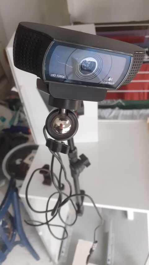 Camera hd 1080p logitech + support articulable camera 35 Versailles (78)