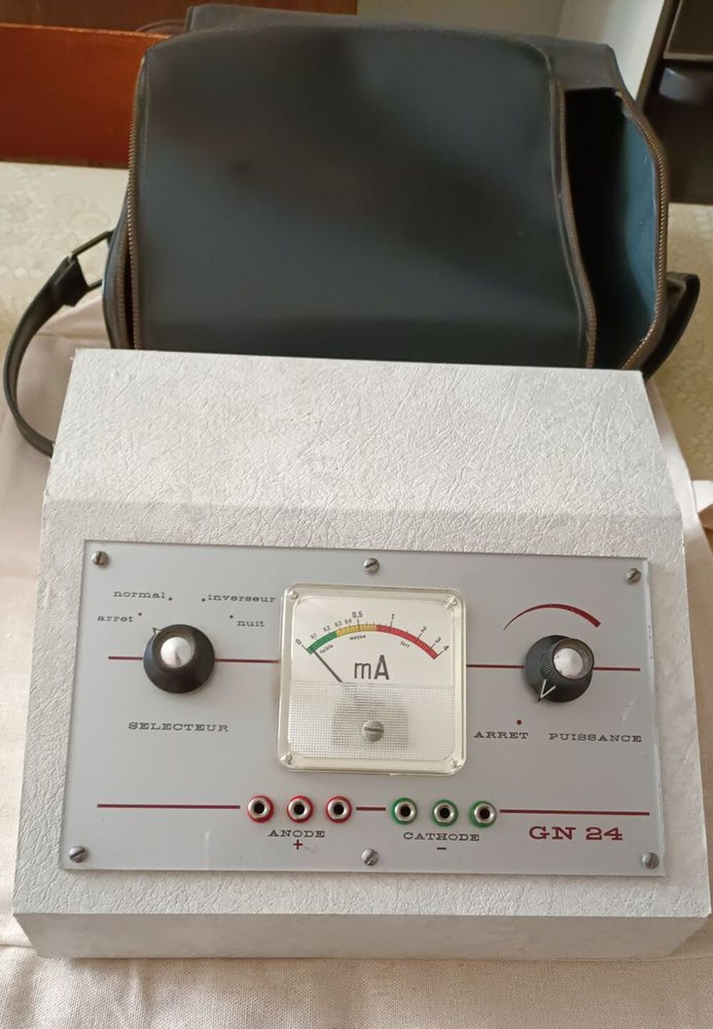 (Appareil m&eacute;dical RARE de.galvanotherapie ) GN 24 AVEC MOD. 