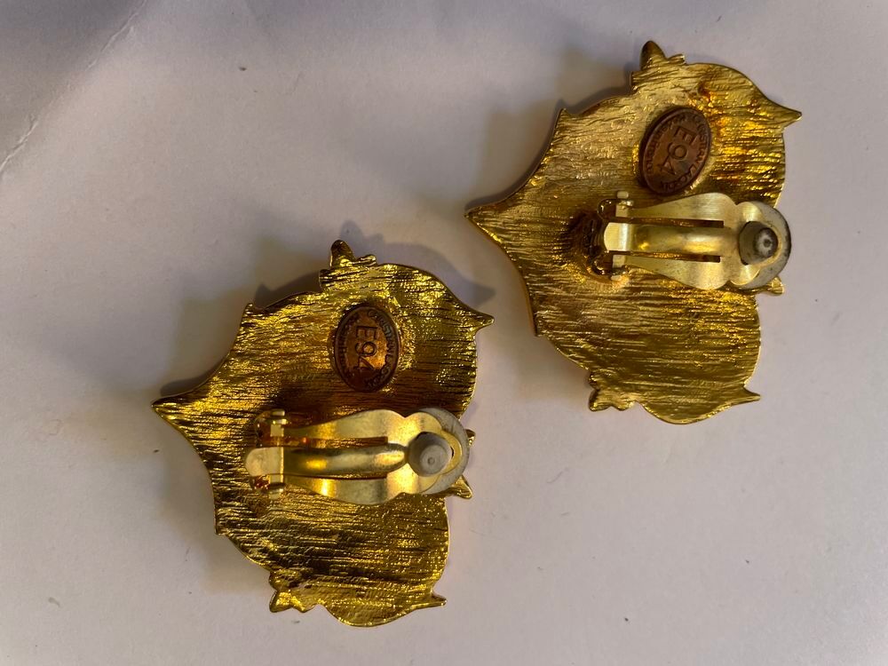 BO clip coeur croisillons email rose nacr&eacute; Christian LACROIX Bijoux et montres