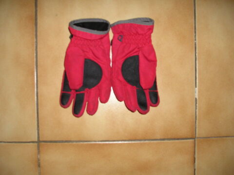 Gants de ski  enfant 
6 ans 
5 Sept�mes-les-Vallons (13)
