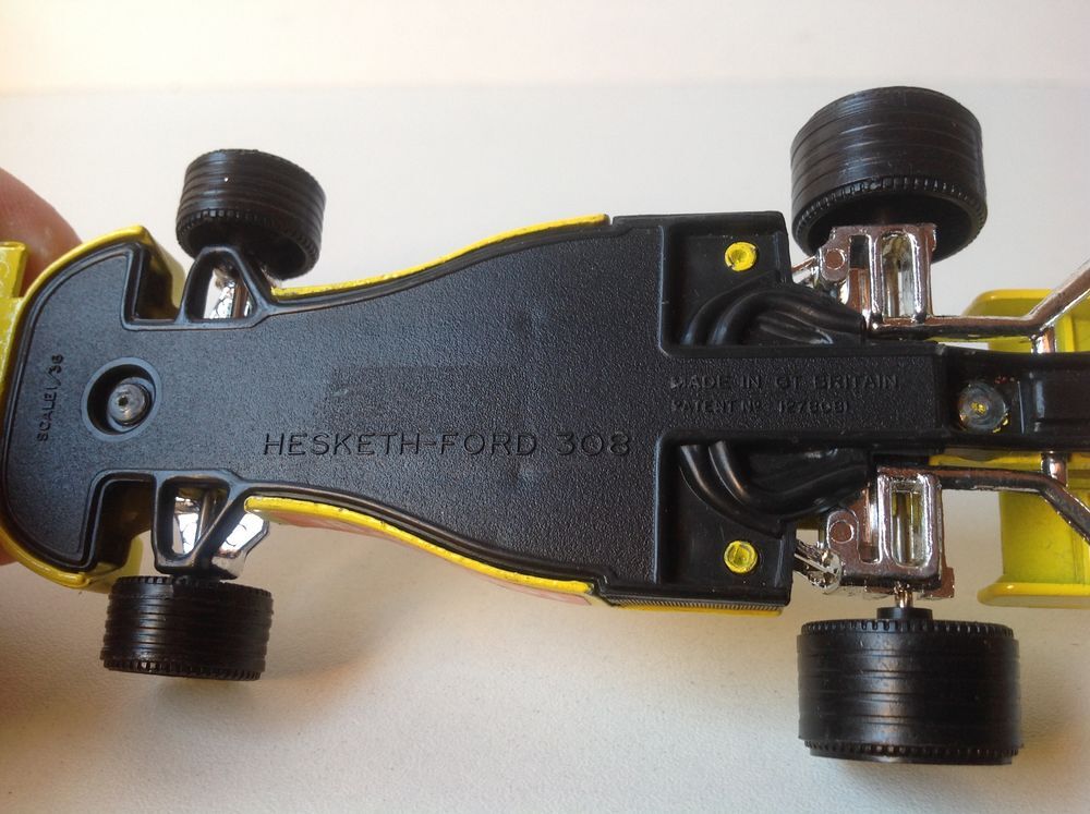 HESKETH-FORD 308 CORGI &Eacute;CHELLE 1/36 Envoi Possible
