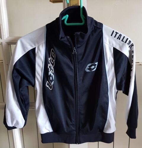 Veste de surv�tement LOTTO Taille 5. 6 ans Occasion
A retire 3 Marseille 9 (13)