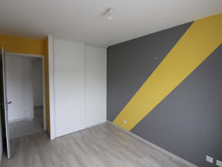  Appartement à louer 4 pièces 80 m²