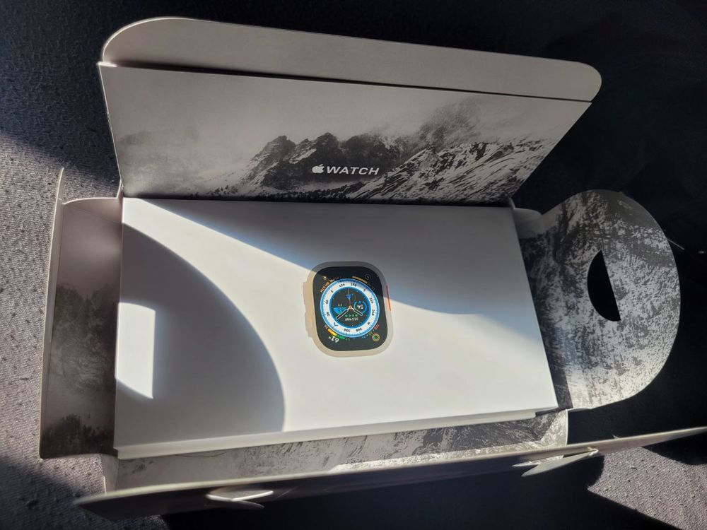 apple watch ultra gps + cellular titane 49 mm Téléphones et tablettes