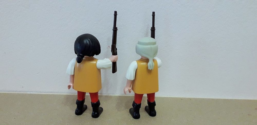 2 Playmobil arm&eacute;s Jeux / jouets