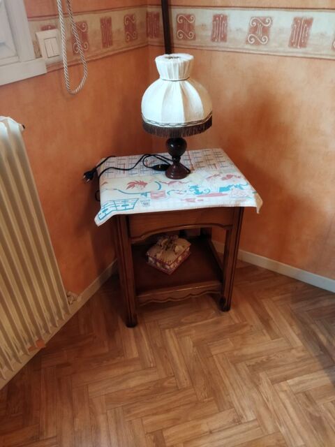 Armoire3 3 portes tr�s  bon �tat + 1 table de nuit 120 M�n�treux-le-Pitois (21)