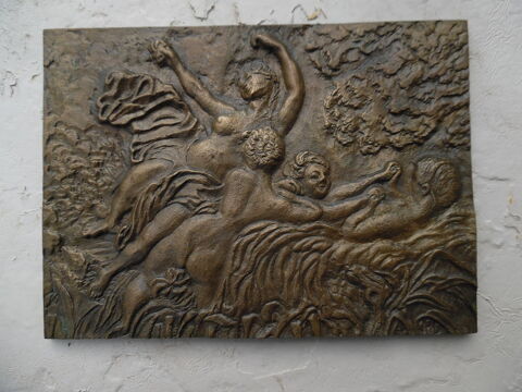 bas relief en bronze sc�ne erotique . 0 Bourges (18)