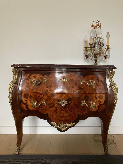 COMMODE au perroquet  Bombe de Style LOUIS XV 2200 Asnires-sur-Seine (92)