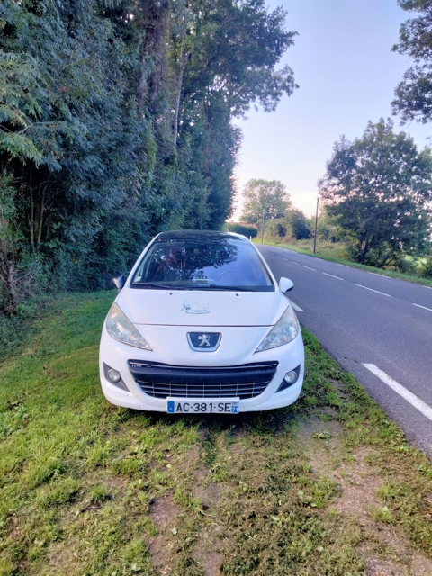 Peugeot 207 sw 1.6 HDi 16V 90ch BLUE LION Navteq