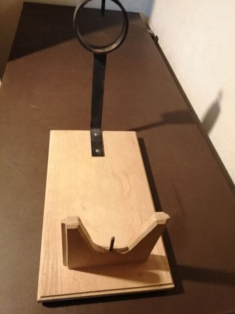 SUPPORT � JAMBON QUASI NEUF 20 Estos (64)