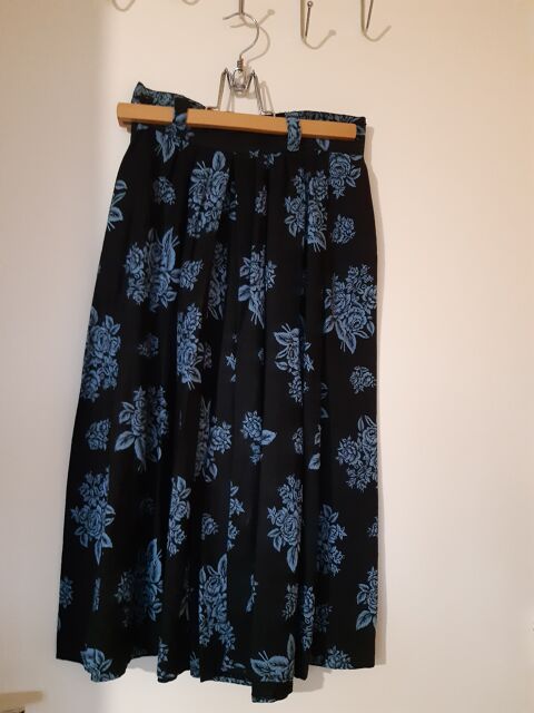 Jupe Culotte Noire + Motifs 1980. 14 Le Vernois (39)