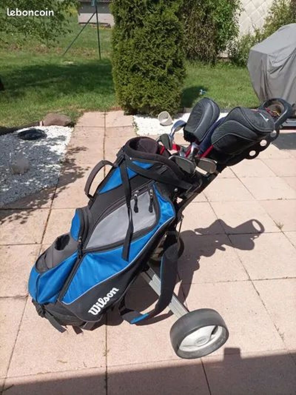 Sac de golf , clubs et chariot bleu Sports