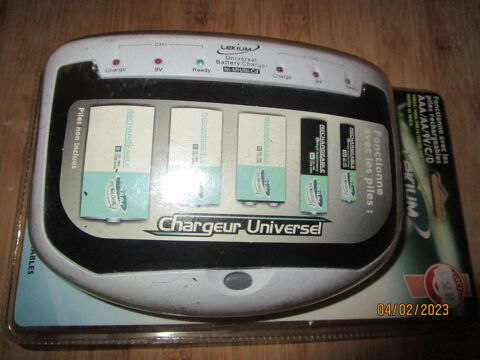 chargeur d'accus universel écologique 35 Chanteloup-en-Brie (77)