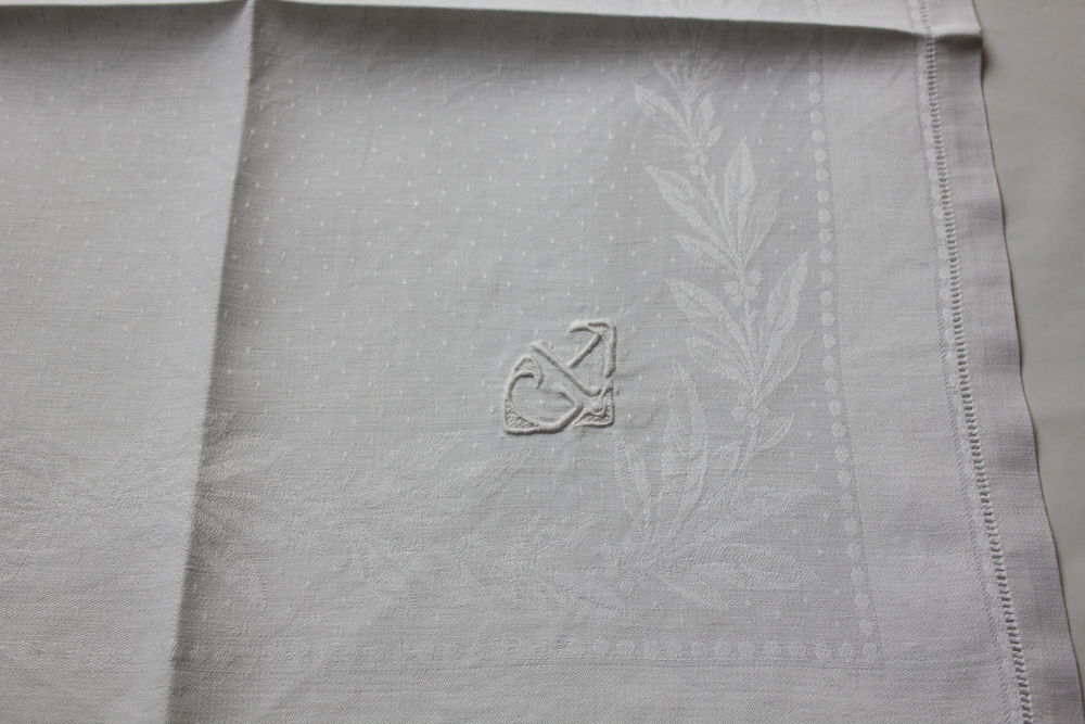Serviettes lin damass&eacute;es brod&eacute;es art d&eacute;co linge ancien Cuisine