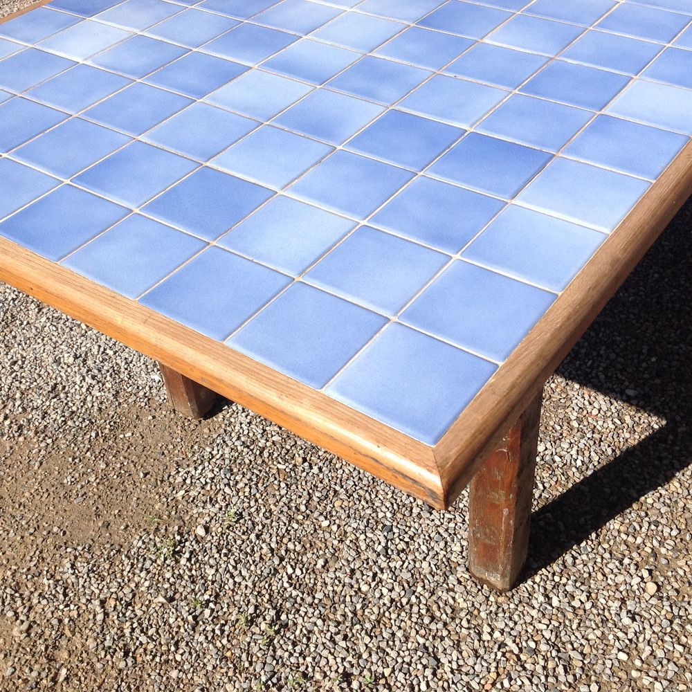 table en bois carrele Meubles