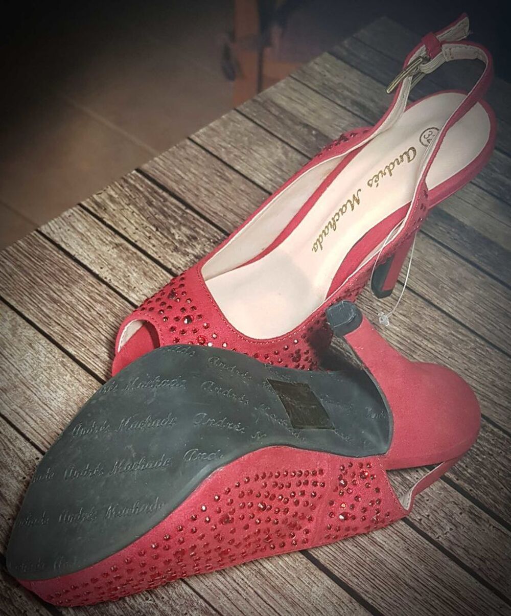 Escarpins rouges avec strass Chaussures