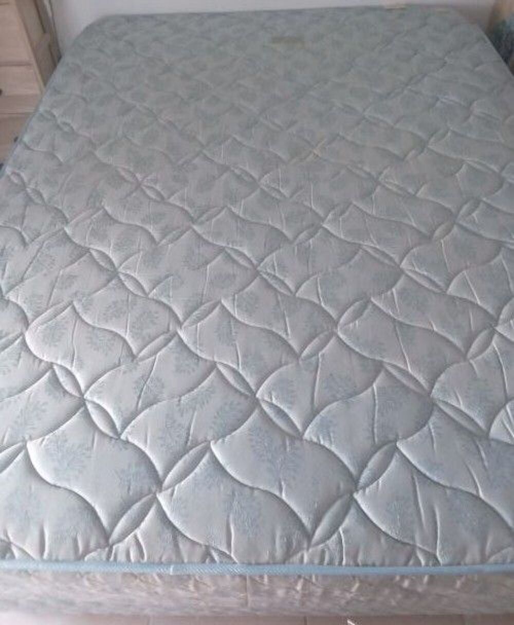 JE DONNE MATELAS WOOLMARK ET SURMATELAS HYPNIA Meubles