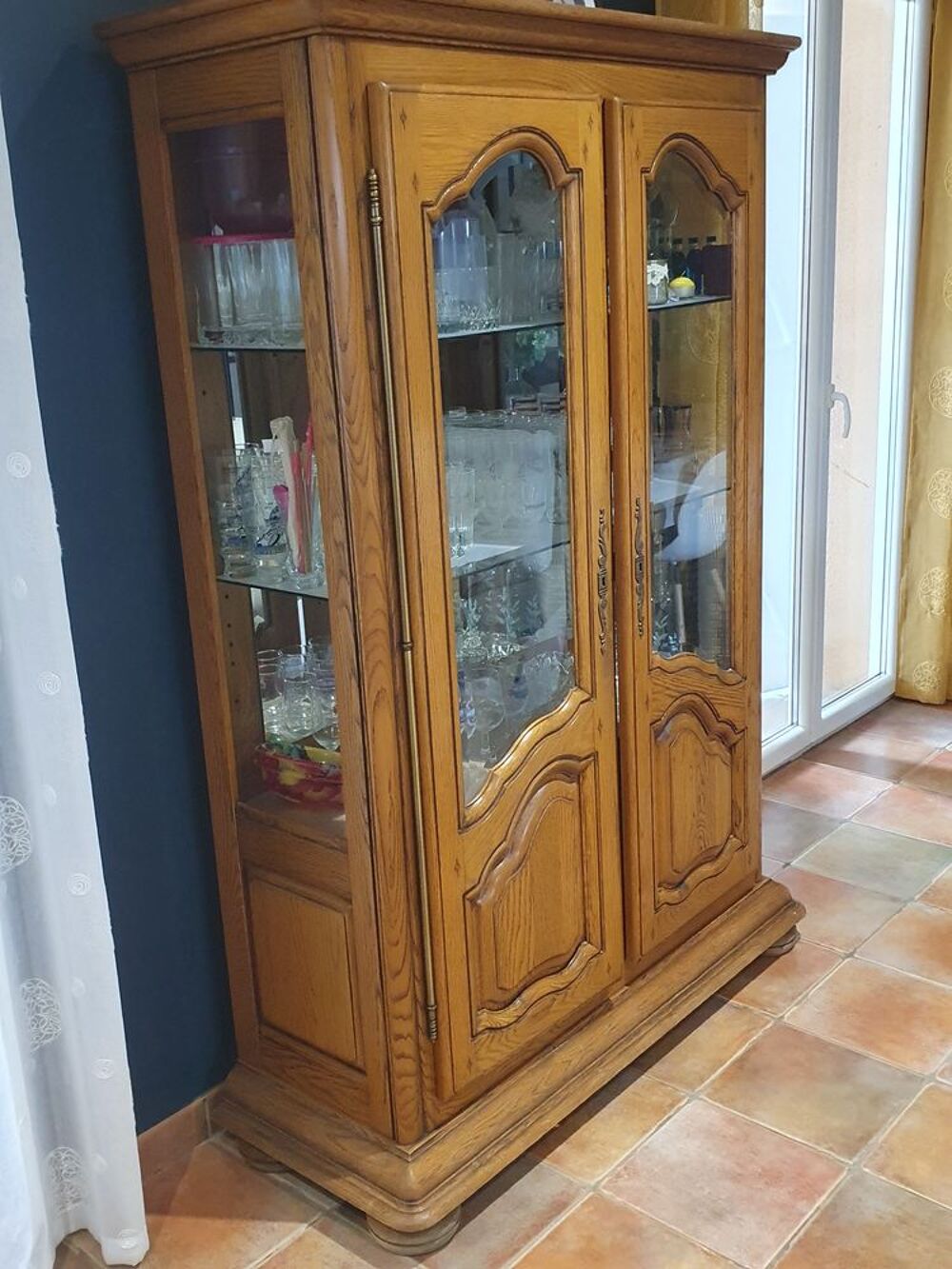 Meuble vitrine argentier ch&ecirc;ne massif Meubles
