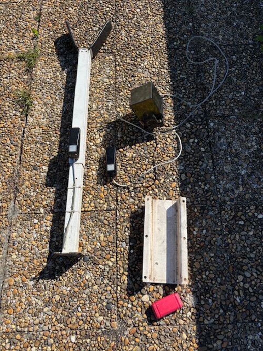 Barri&egrave;re de s&eacute;curit&eacute; &eacute;lectrique radiocommand&eacute;e Bricolage