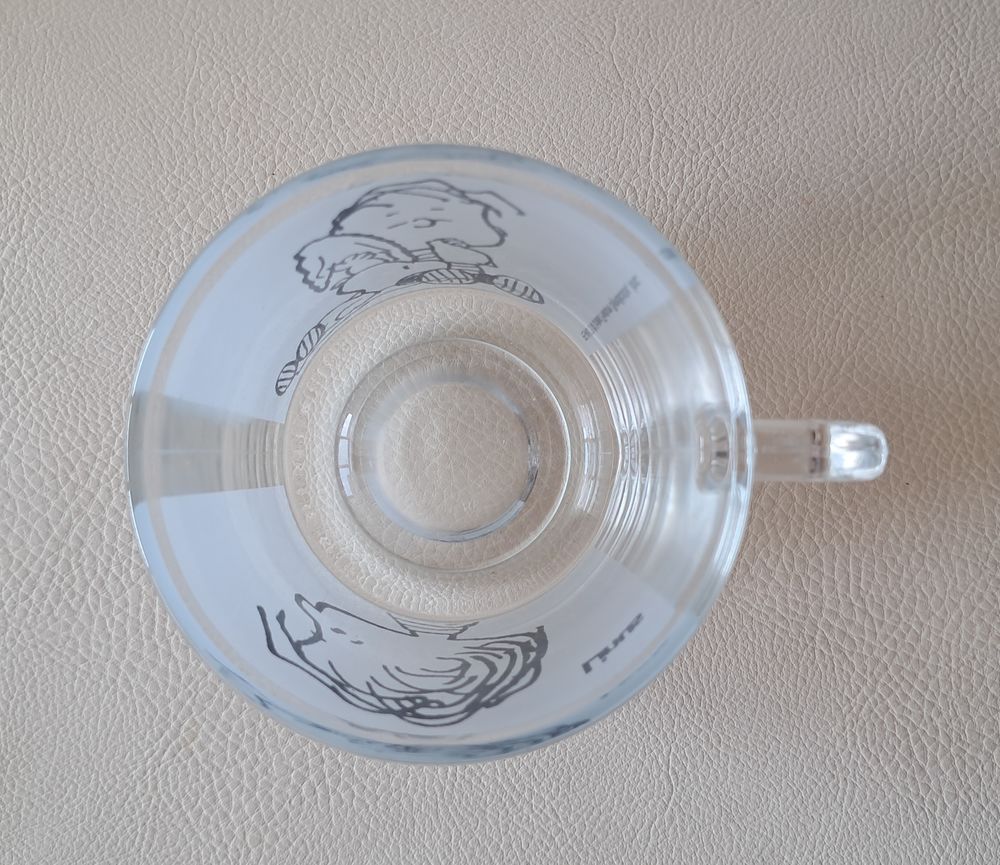 tasse mug snoopy linus en verre transparent et et opacifi&eacute; 
