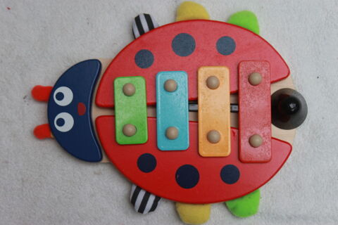Coccinelle en bois xylophone 2 Montigny-Lencoup (77)