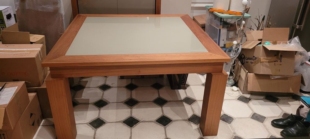 Table de salle &agrave; manger contemporaine en bois massif Meubles