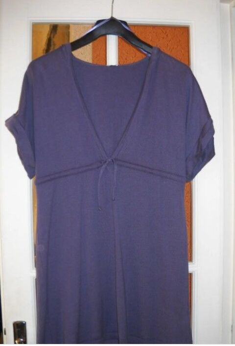 Haut long femme violet  Cama�eu  (jamais port�). 15 Asni�res-sur-Seine (92)