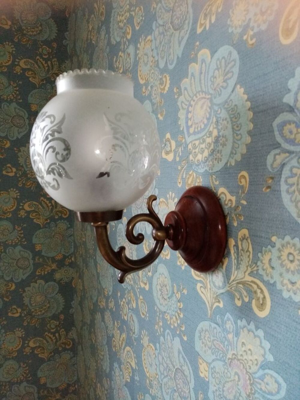 lot de lustres, appliques ,plafonniers. Décoration