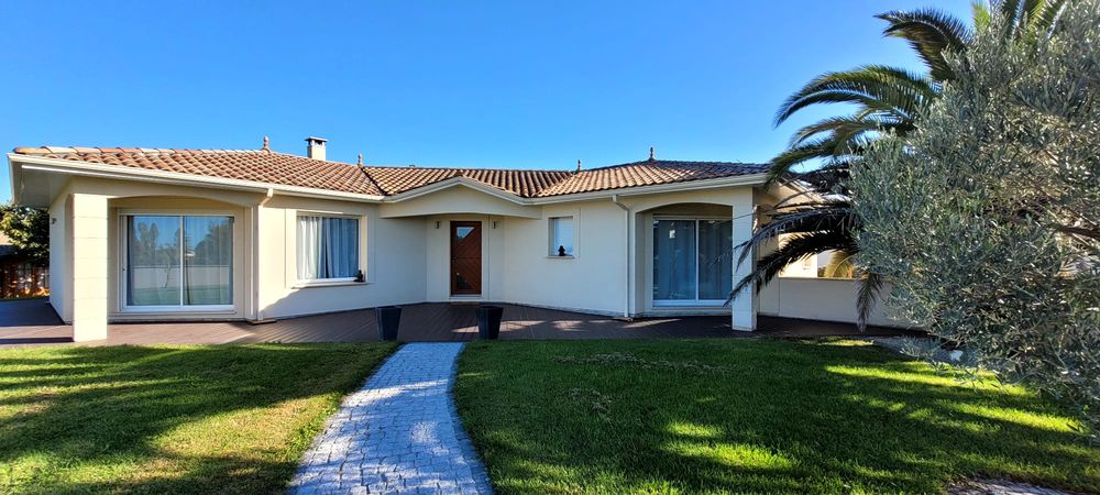 Vente Maison Villa de charme 6 pièces,140 m². Vue panoramique à Cars Cars