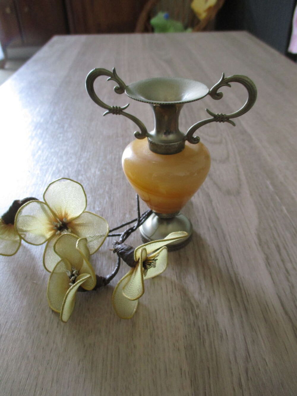 Petit vase en onyx + fleurs tissus Décoration