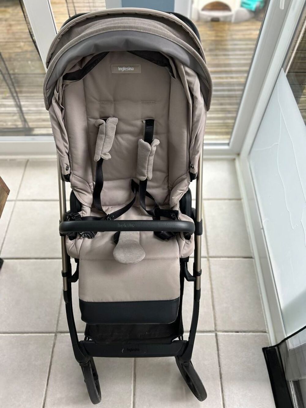 Ensemble poussette si&egrave;ge nacelle cosy Inglesina Electa Puériculture