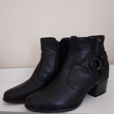 Bottines neuves taille 40 30 Rethel (08)