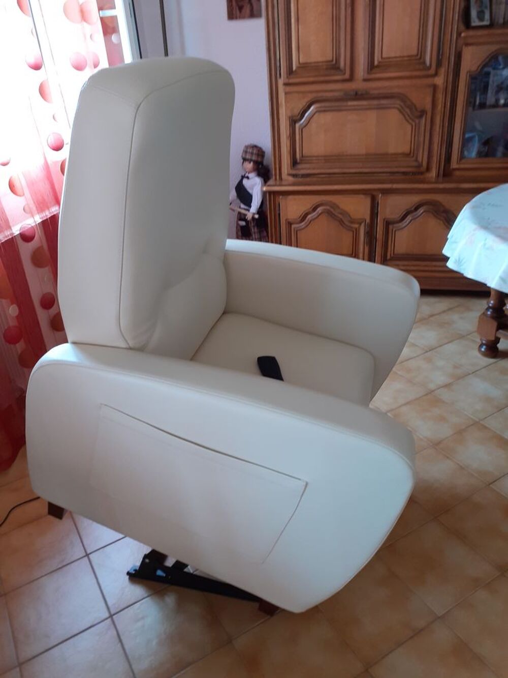 fauteuil cuir 3moteurs..etat neuf... Meubles