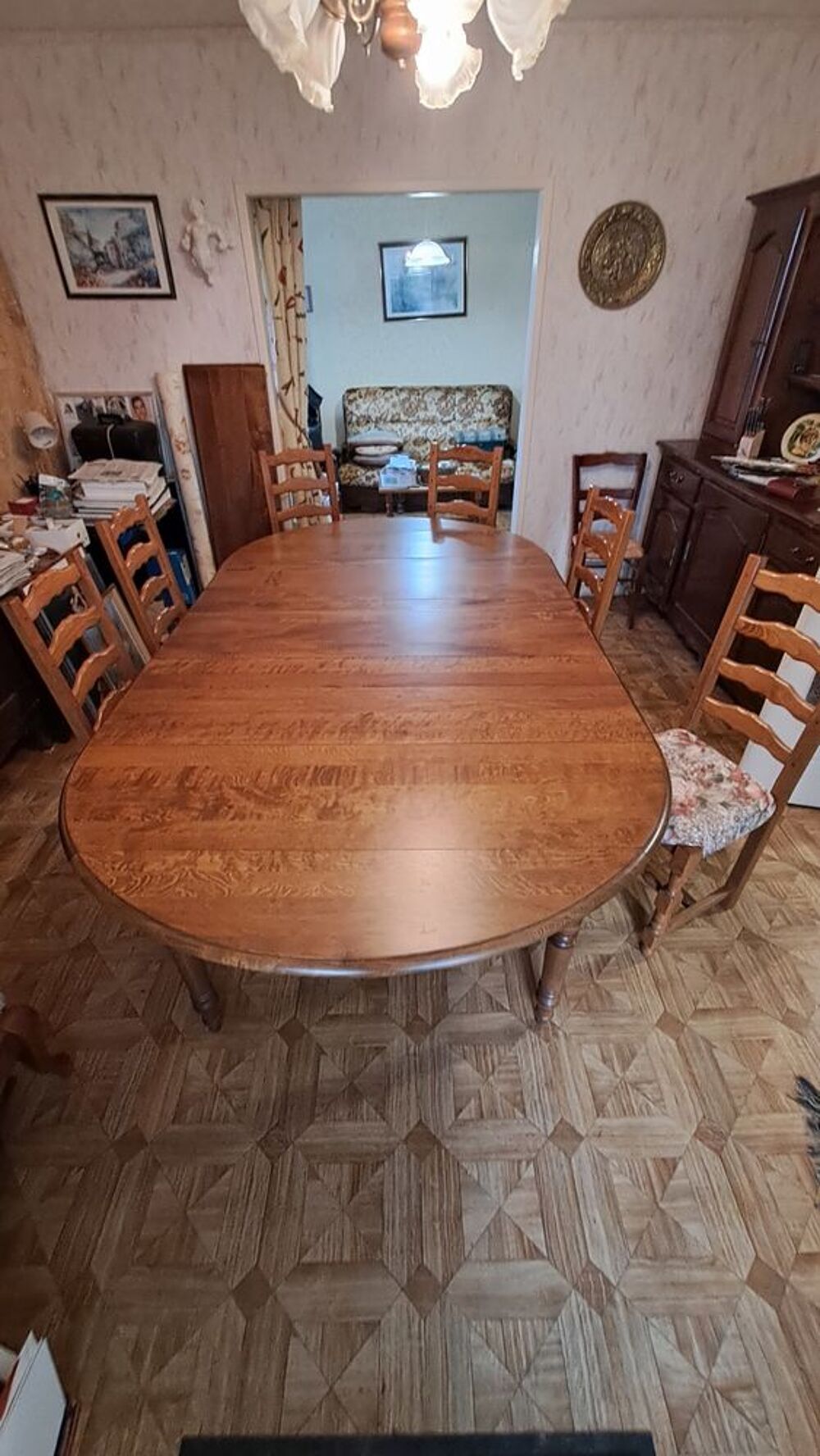 Table en ch&ecirc;ne avec ses 6 chaises Meubles