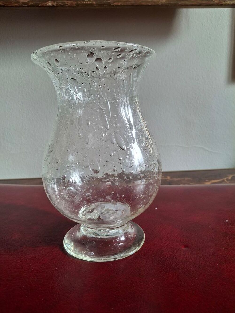 Pot couvert en verre bull&eacute; de Biot, bonbonni&egrave;re Décoration