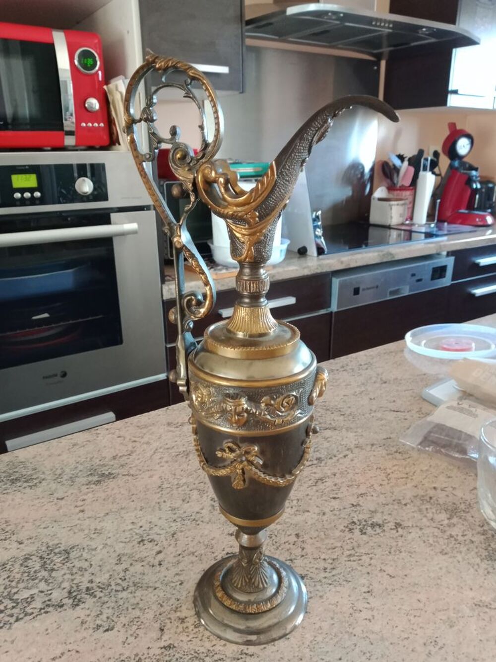 Aigui&egrave;re en bronze xix avec 2 patines. 