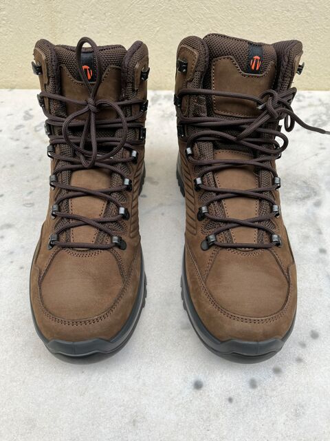 Chaussures impermables de trek 80 Nice (06)