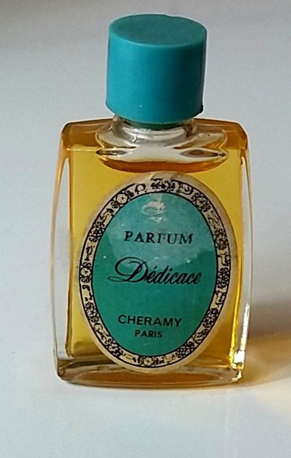8 miniatures de parfum &agrave; 3,50  