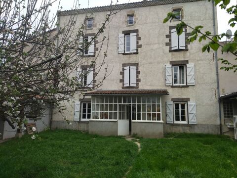   Jolie et Grande Maison proche de Clermont-Ferrand  Maison - 9 pi�ce(s) - 350 m�