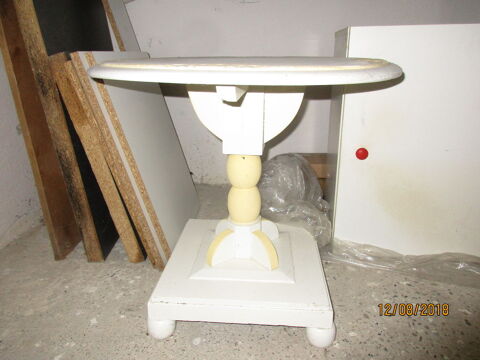 une jolie table en bois , ronde pied torsad 30 Gradignan (33)