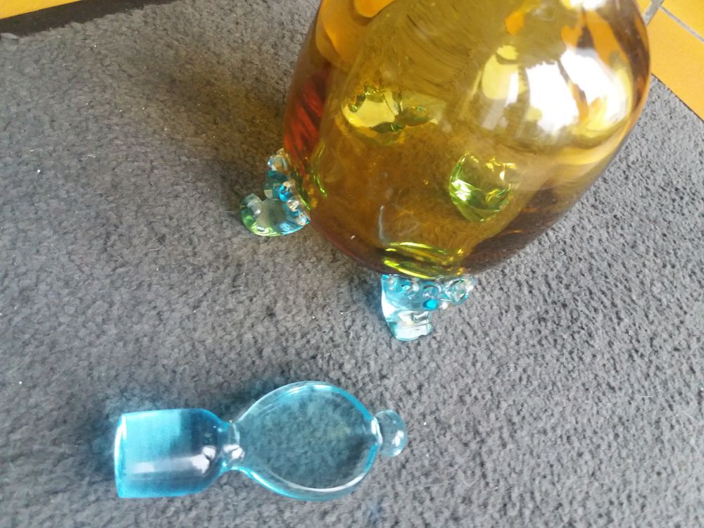 CARAFE RARE sur PIEDS
en verre souffl&eacute; &quot;GORGES SAND&quot; 
